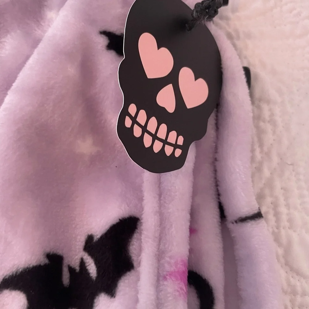 Betsey Johnson Halloween cat purple ultra soft plush throw blanket 50x 70